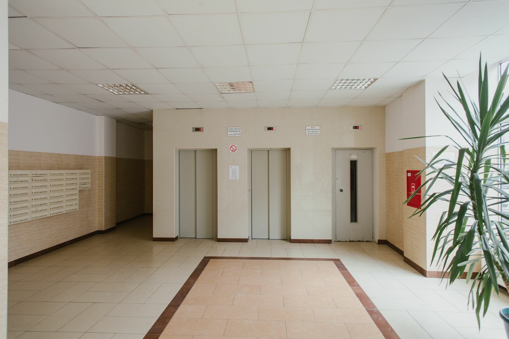 Shortstaypoland Grzybowska Varsovie Extérieur photo